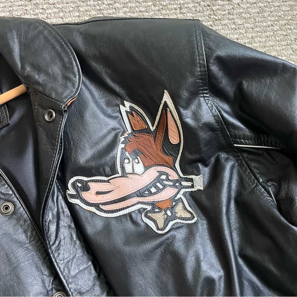 Vintage 90’s Leather Bomber “Big Bad Wolf” Size Medium - Picture 4 of 16